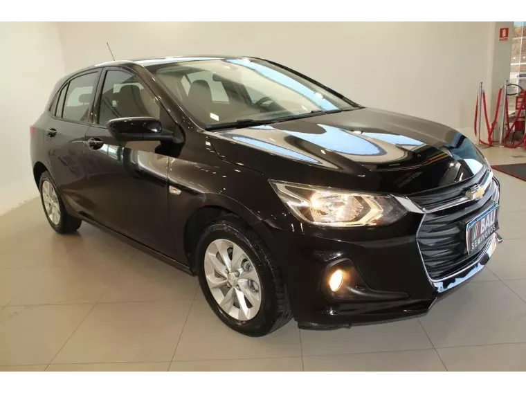 Chevrolet Onix Preto 9