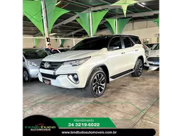 Toyota Hilux SW4