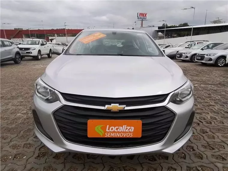 Chevrolet Onix Prata 5