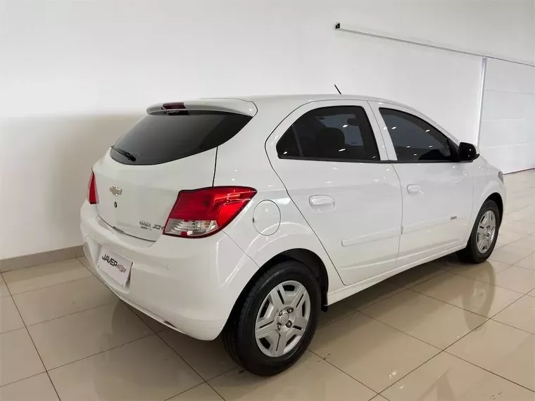 Chevrolet Onix Branco 15