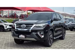 Toyota Hilux SW4