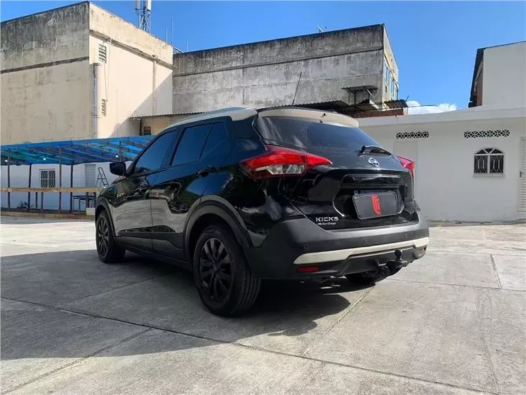 Nissan Kicks Preto 8