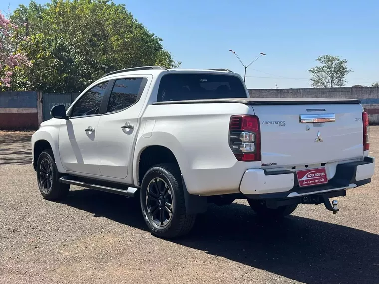 Mitsubishi L200 Triton Branco 6