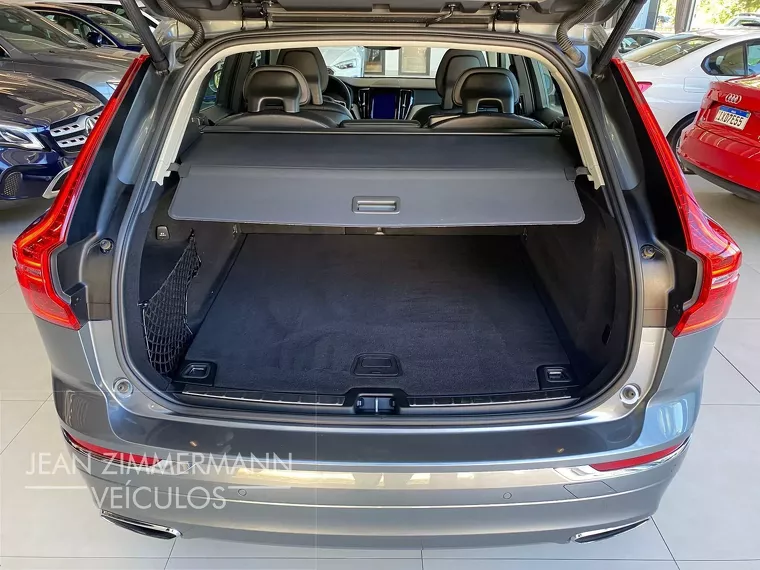 Volvo XC60 Cinza 9