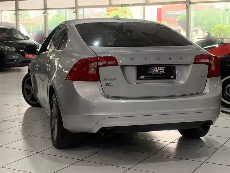 Volvo S60 Prata 4