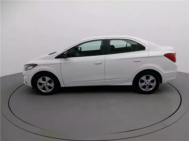 Chevrolet Onix Branco 8