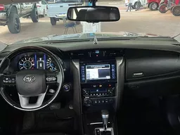 Toyota Hilux SW4