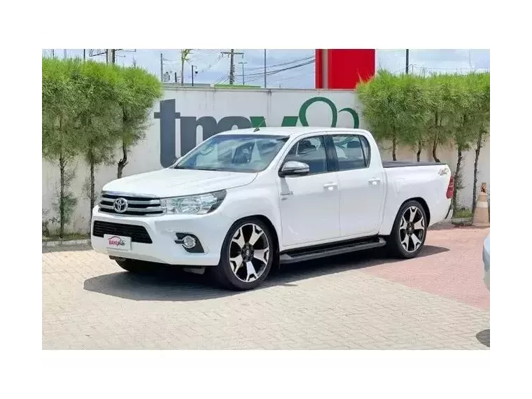 Toyota Hilux Branco 6