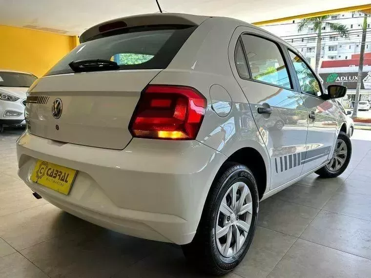 Volkswagen Gol Branco 7