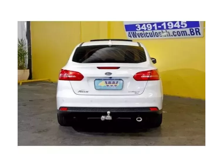 Ford Focus Branco 5