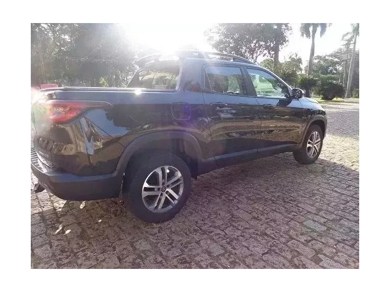 Fiat Toro Preto 3