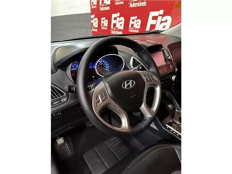 Hyundai IX35 Preto 11