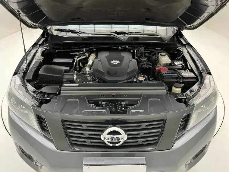 Nissan Frontier Cinza 10