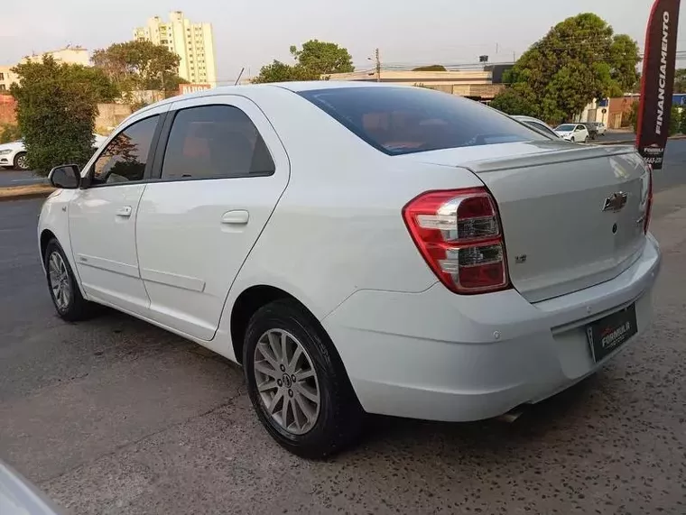 Chevrolet Cobalt Branco 4