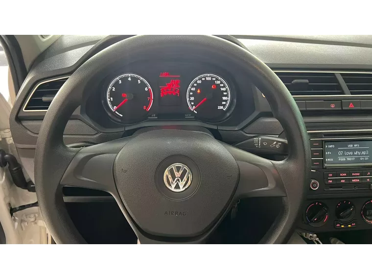 Volkswagen Voyage Branco 11