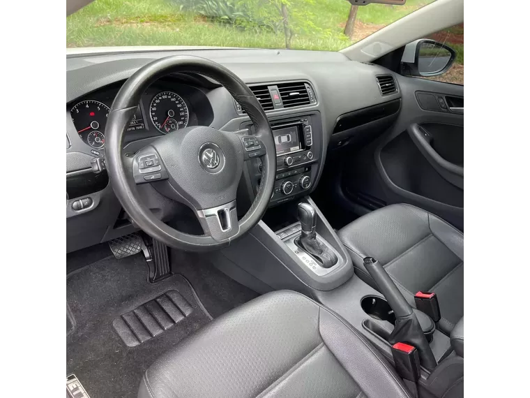 Volkswagen Jetta Branco 5