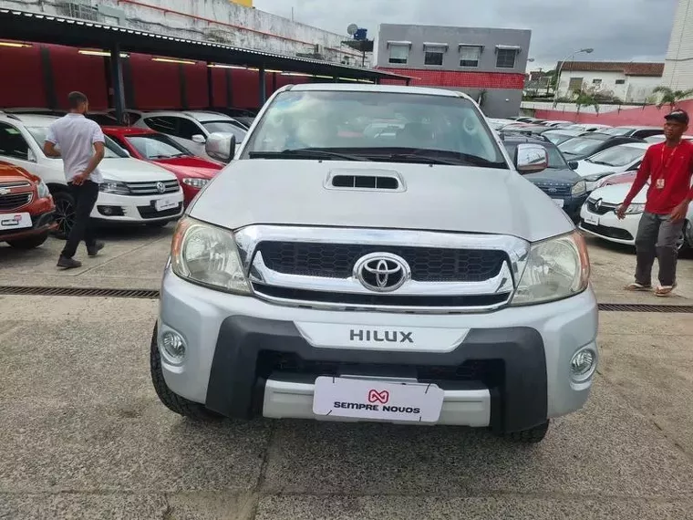 Toyota Hilux Prata 3