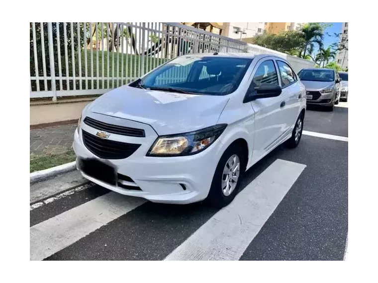 Chevrolet Onix Branco 4