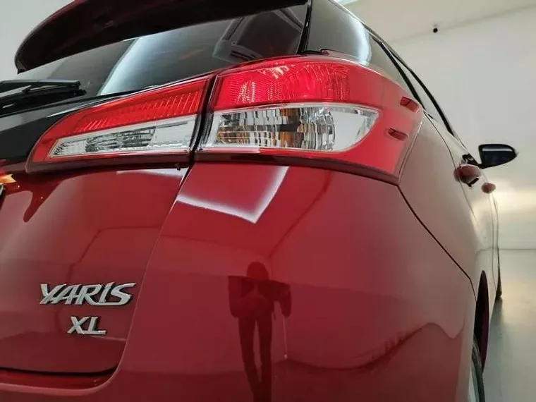 Toyota Yaris Vermelho 12