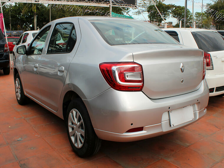 Renault Logan Prata 8