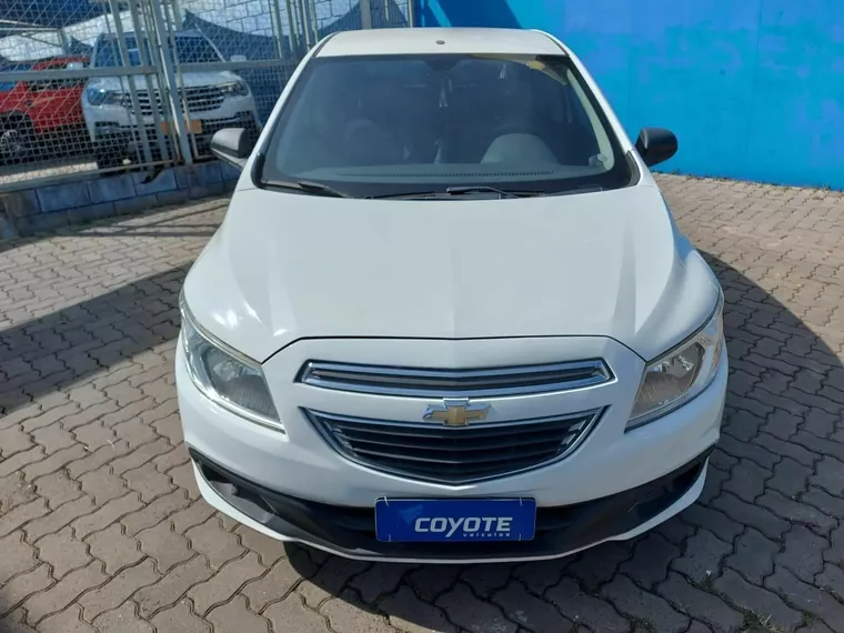 Chevrolet Onix Branco 1