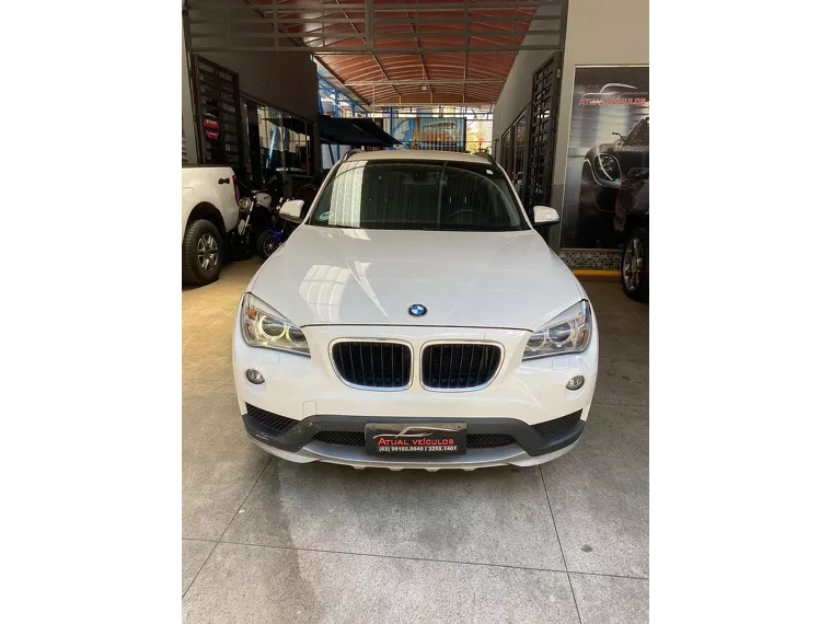 BMW X1 Branco 10