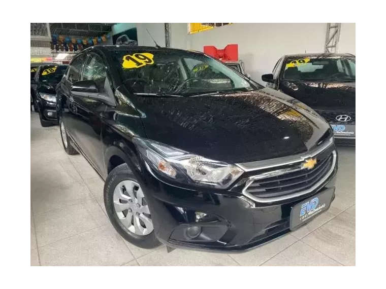 Chevrolet Onix Preto 5