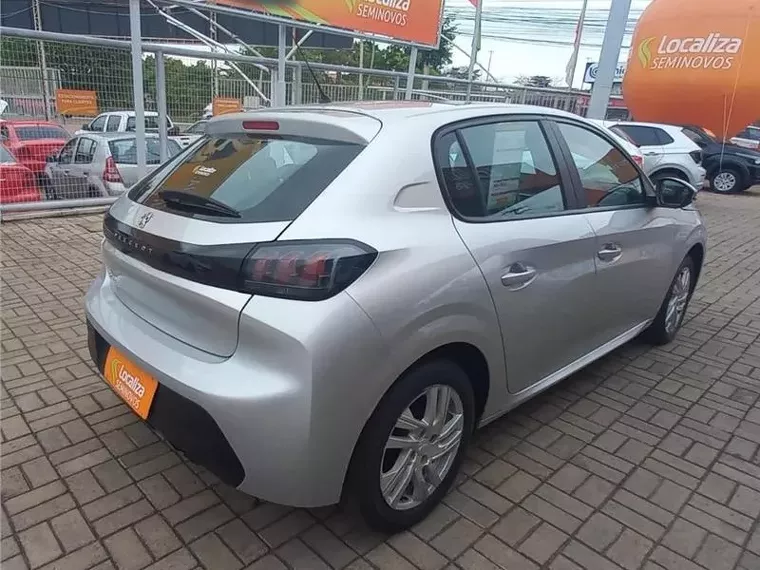 Peugeot 208 Prata 5