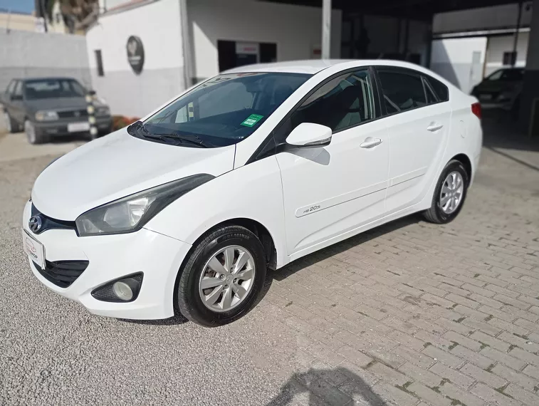 Hyundai HB20S Branco 6