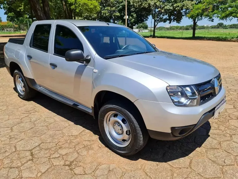 Renault Duster Oroch Prata 6