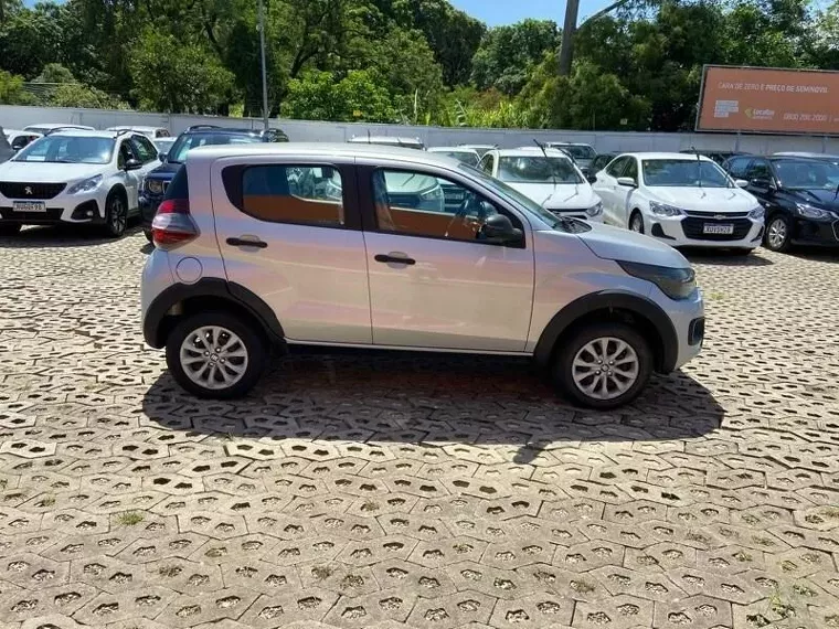 Fiat Mobi Prata 6