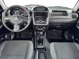 Mitsubishi Pajero TR4