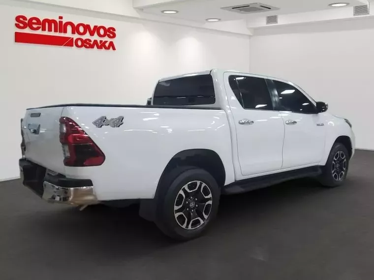 Toyota Hilux Branco 12