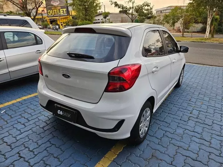 Ford KA Preto 3