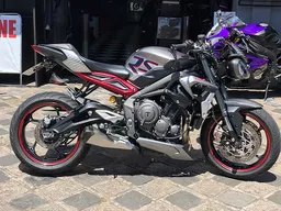 Street Triple