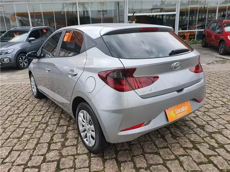 Hyundai HB20 Prata 10