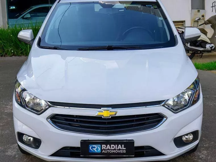 Chevrolet Onix Branco 8