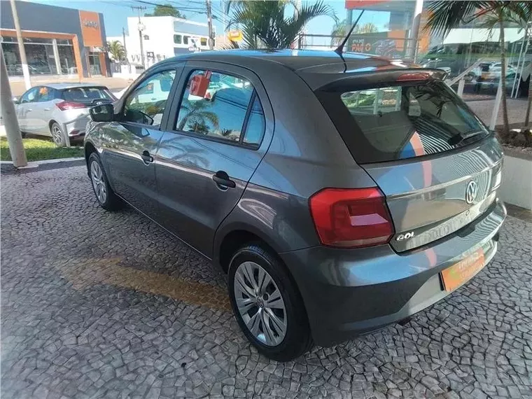 Volkswagen Gol Cinza 1