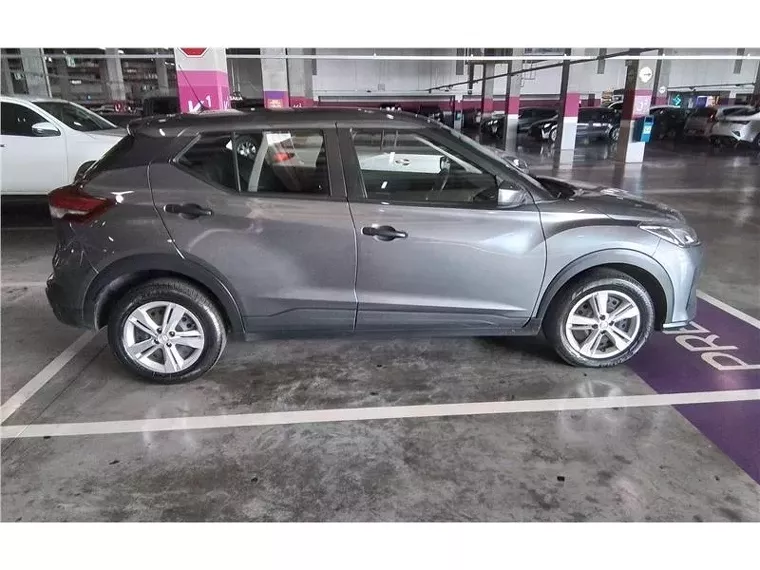 Nissan Kicks Cinza 12