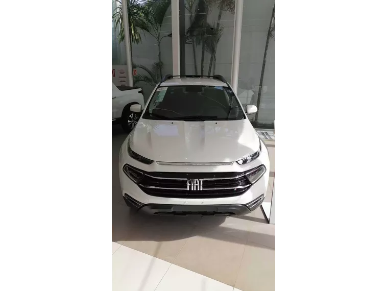 Fiat Toro Branco 4