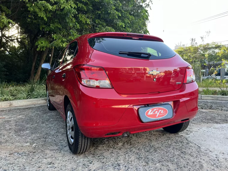 Chevrolet Onix Vermelho 8