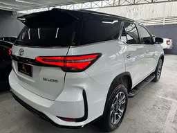 Toyota Hilux SW4