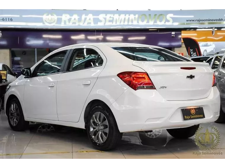 Chevrolet Onix Branco 4