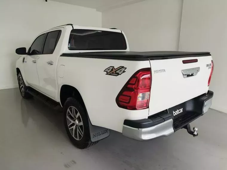 Toyota Hilux Branco 5