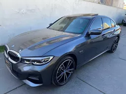 BMW 330e