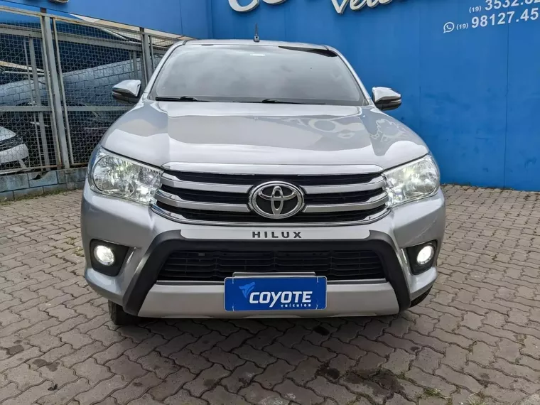 Toyota Hilux Prata 10