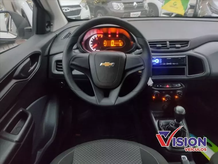 Chevrolet Onix Branco 2