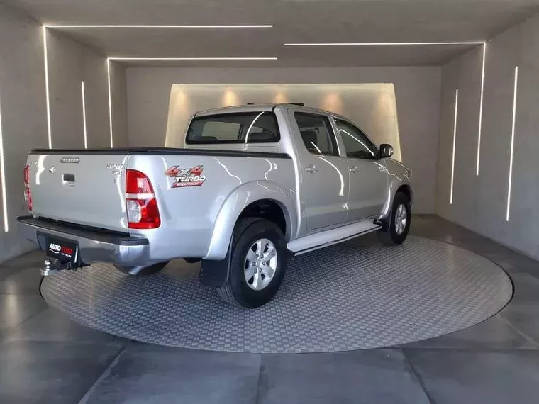 Toyota Hilux Prata 6