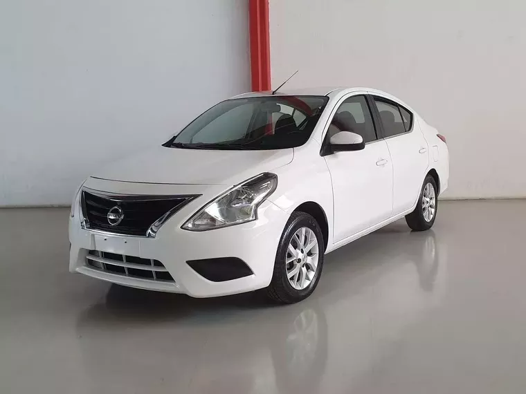 Nissan Versa Branco 1