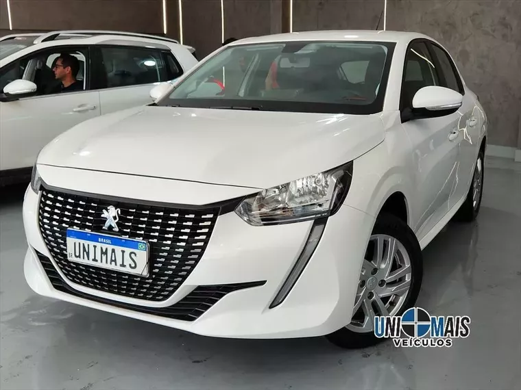 Peugeot 208 Branco 6